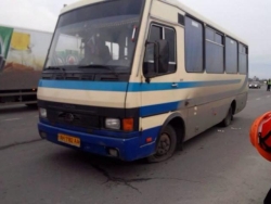Активисты Полтавщины поймали на дороге три автобуса вооруженных палками титушек из Донецка