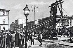 Свержение памятника Столыпину в Киеве, 1917 г. (на нынешней площади Независимости)